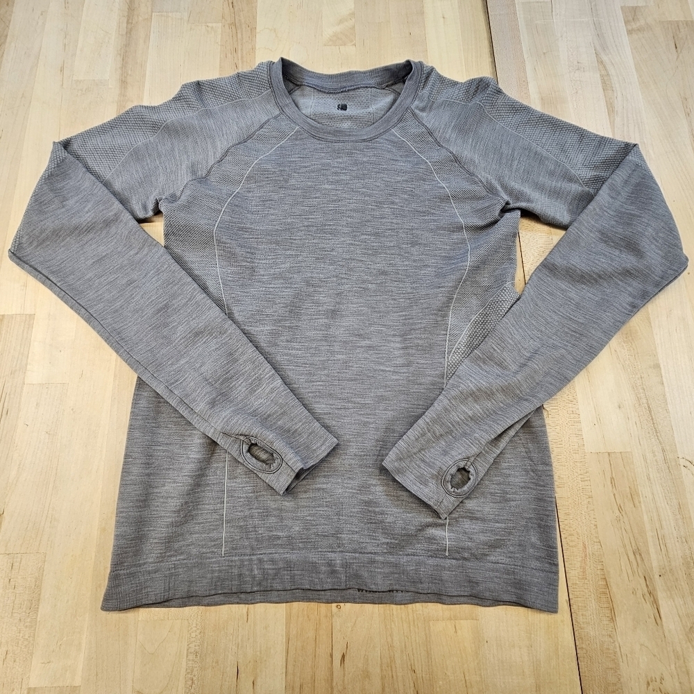Sweaty Betty Women’s Long Sleeve Athletic Top Size Medium Gray Gym Yoga